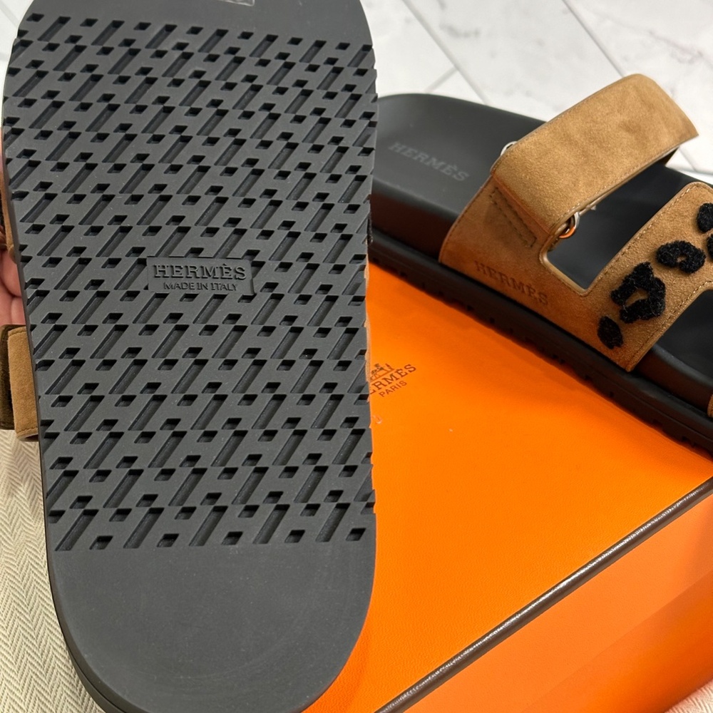HERMES CHYPRE SANDALS Brun Fumé / Noir - Picture 3 of 5